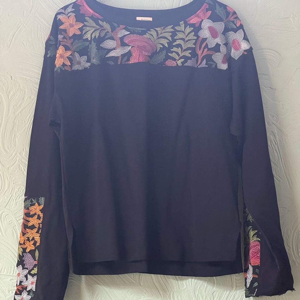 Floral embroidered sweatshirt. Brand: Tiny Size: Large